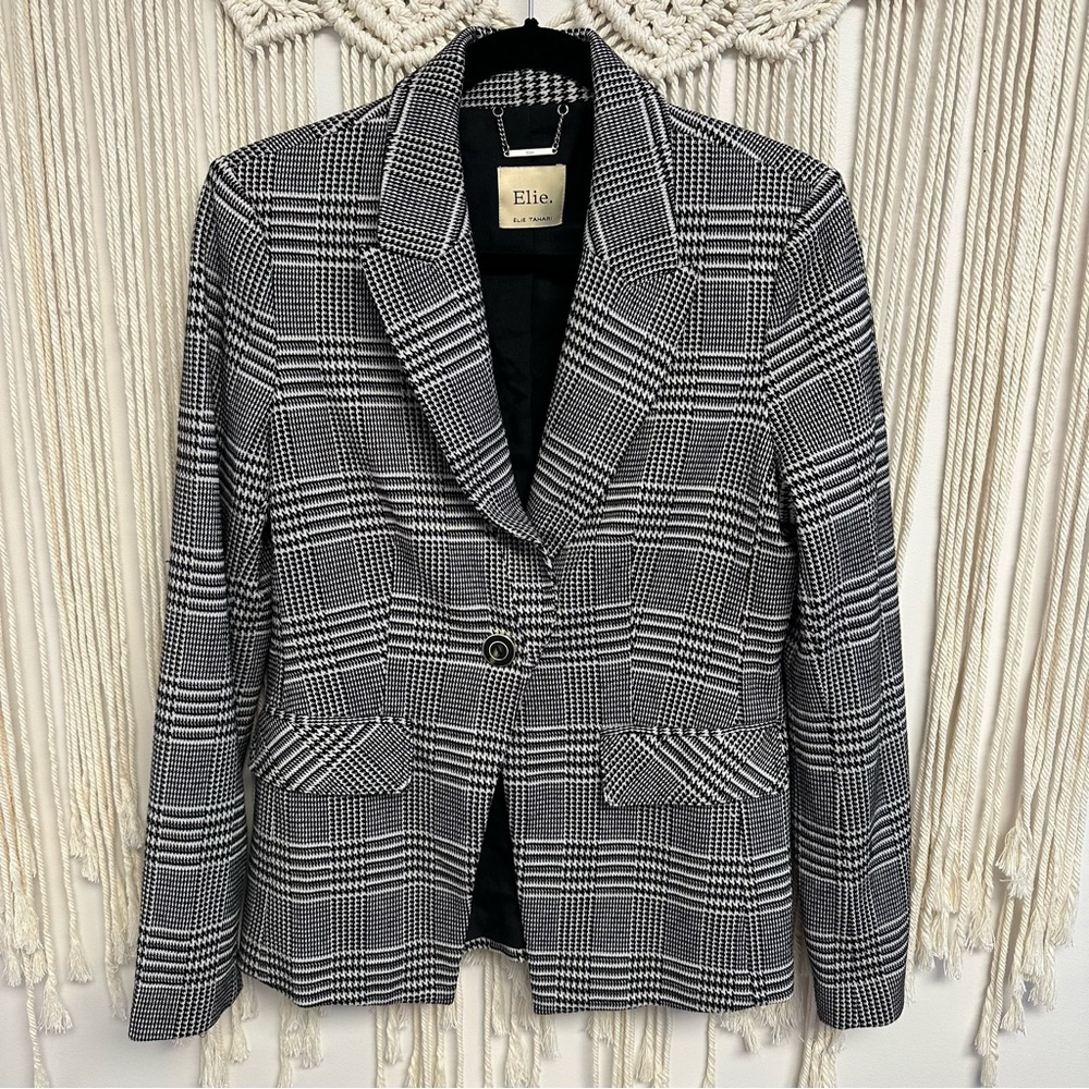 Elie. Elie Tahari black/white blazer